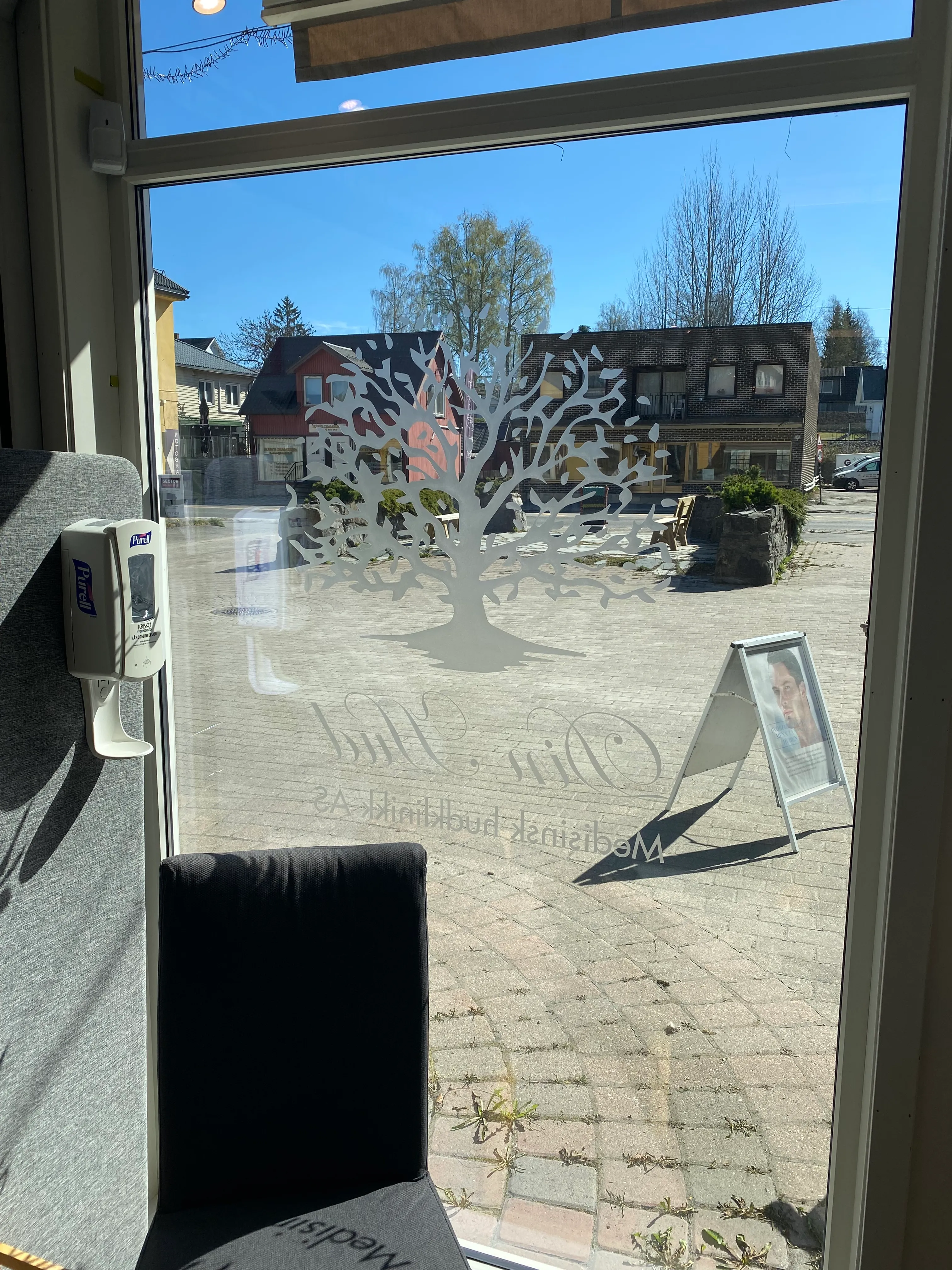 Fra Din Hud medisinsk hudklinikk i Raufoss – bilde 4